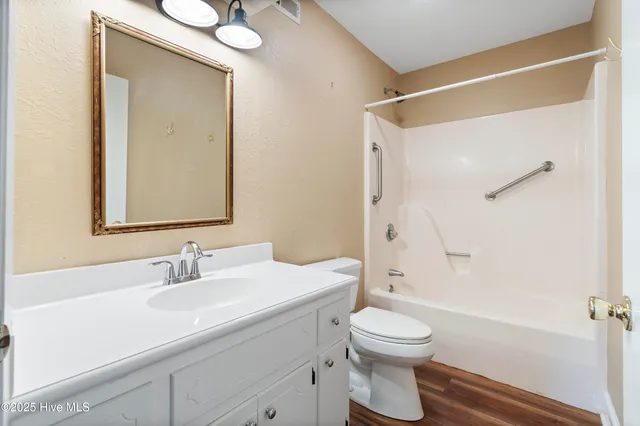 $985,000 | 303 Live Oak Street, Emerald Isle, NC 28594