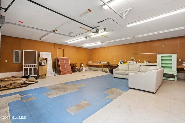 $985,000 | 303 Live Oak Street, Emerald Isle, NC 28594