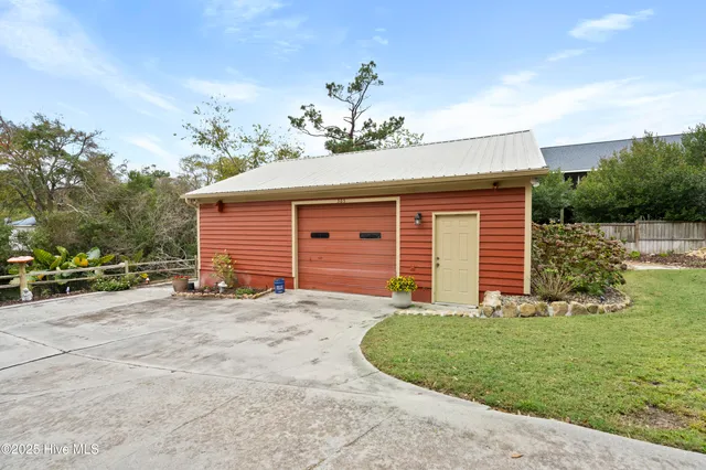 $985,000 | 303 Live Oak Street, Emerald Isle, NC 28594