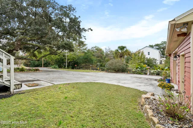 $985,000 | 303 Live Oak Street, Emerald Isle, NC 28594