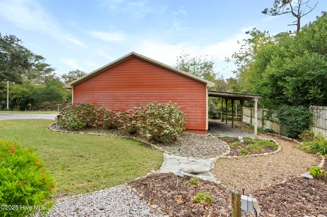 $985,000 | 303 Live Oak Street, Emerald Isle, NC 28594