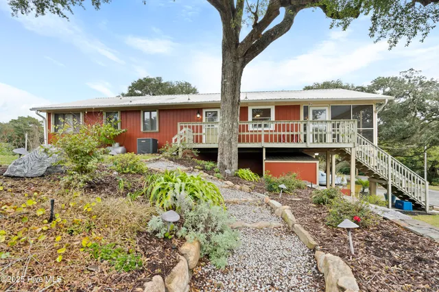 $985,000 | 303 Live Oak Street, Emerald Isle, NC 28594