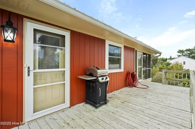 $985,000 | 303 Live Oak Street, Emerald Isle, NC 28594