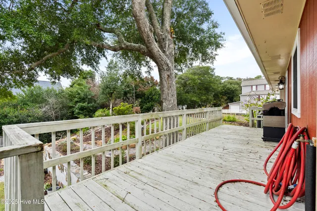$985,000 | 303 Live Oak Street, Emerald Isle, NC 28594