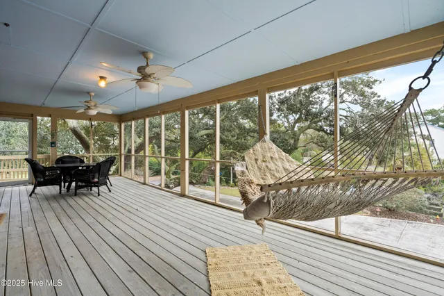 $985,000 | 303 Live Oak Street, Emerald Isle, NC 28594