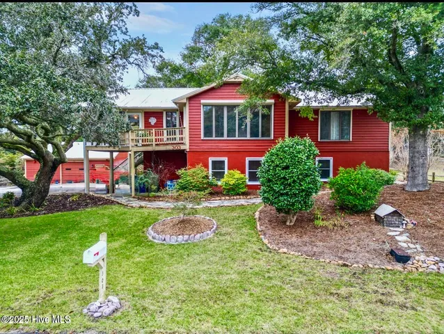 $985,000 | 303 Live Oak Street, Emerald Isle, NC 28594