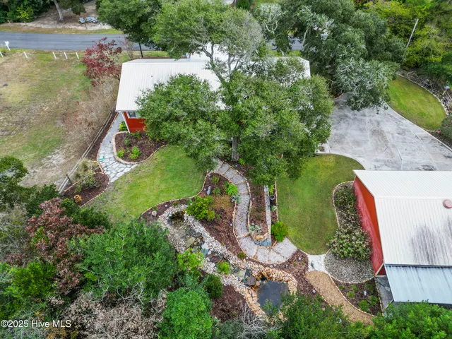 $985,000 | 303 Live Oak Street, Emerald Isle, NC 28594