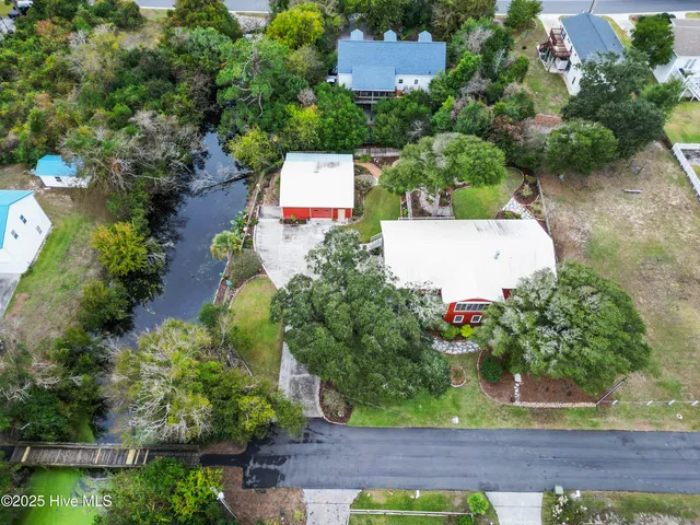 $985,000 | 303 Live Oak Street, Emerald Isle, NC 28594