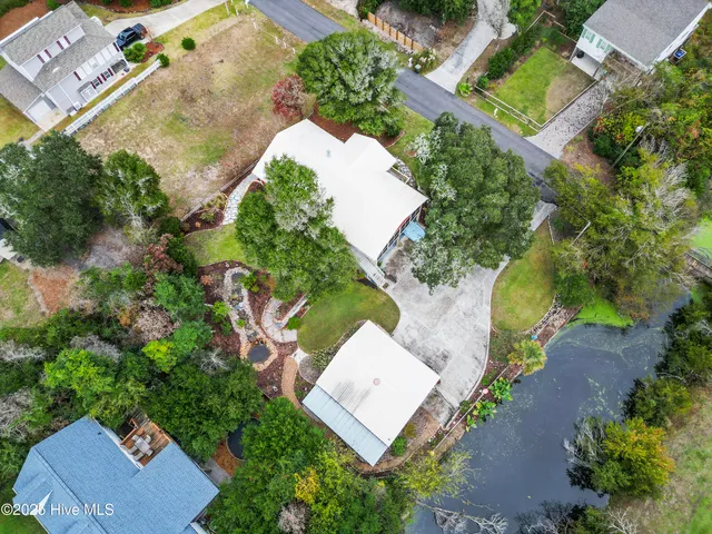 $985,000 | 303 Live Oak Street, Emerald Isle, NC 28594