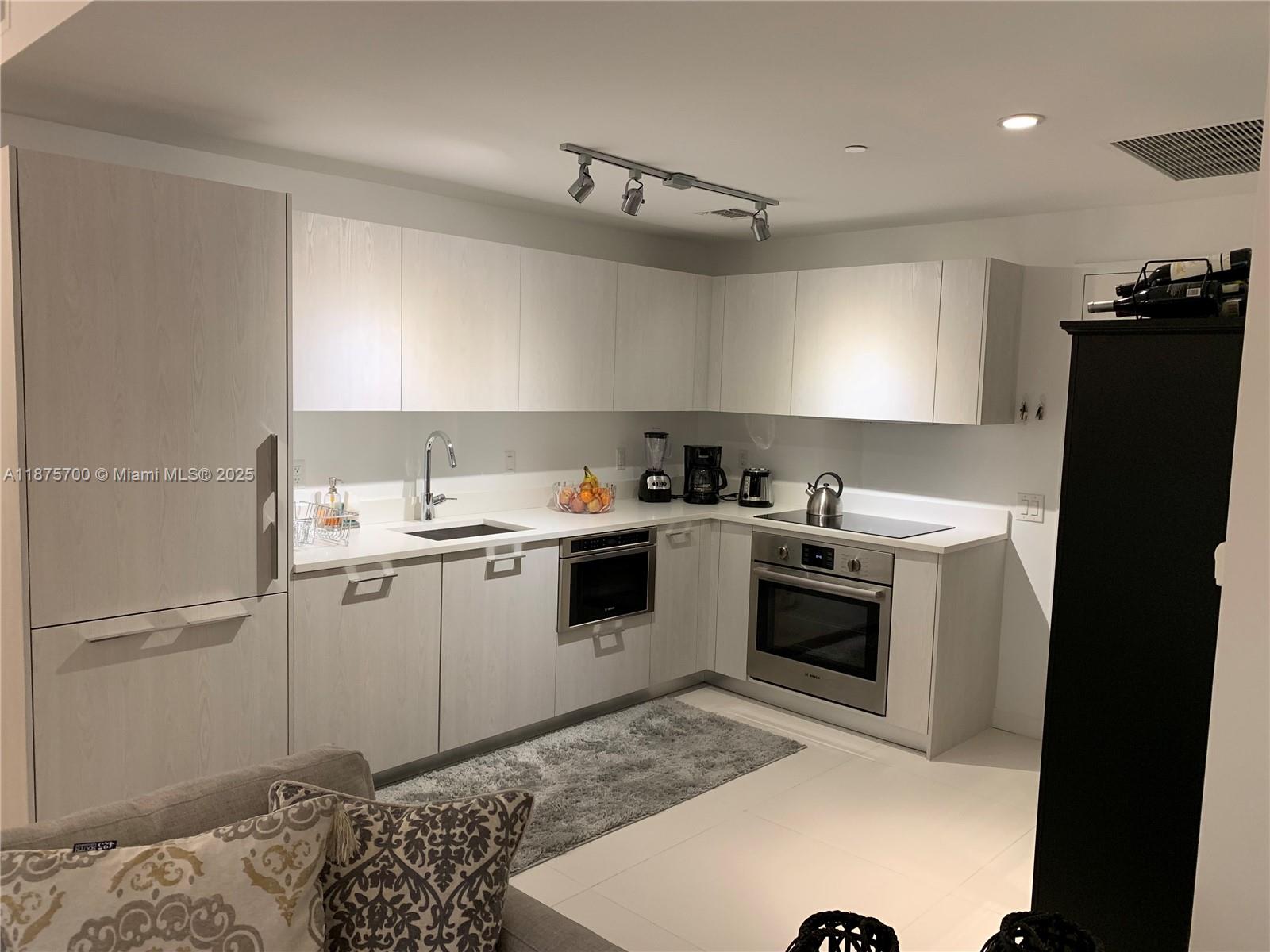 501 Northeast 31st Street, Unit 709 Miami, FL 33137 - Photo 5 of 40