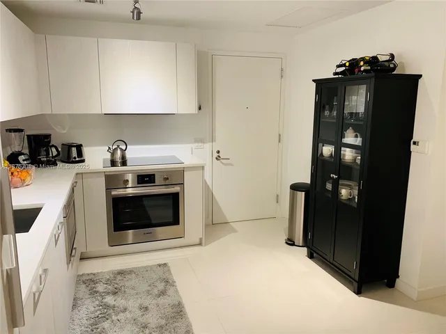 $4,000 | 501 Northeast 31st Street, Unit 709, Miami, FL 33137