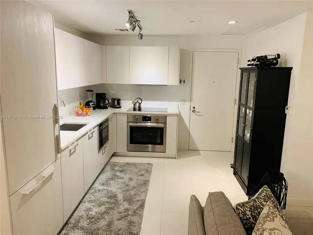 $4,000 | 501 Northeast 31st Street, Unit 709, Miami, FL 33137