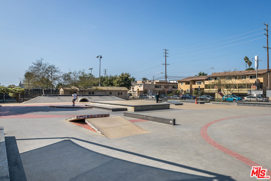 11764 Idaho Avenue, Unit 301 Los Angeles, CA 90025 - Photo 18 of 20 a view of a terrace