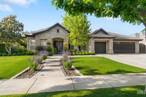 $695,000 | Undisclosed Address, Bakersfield, CA 93314