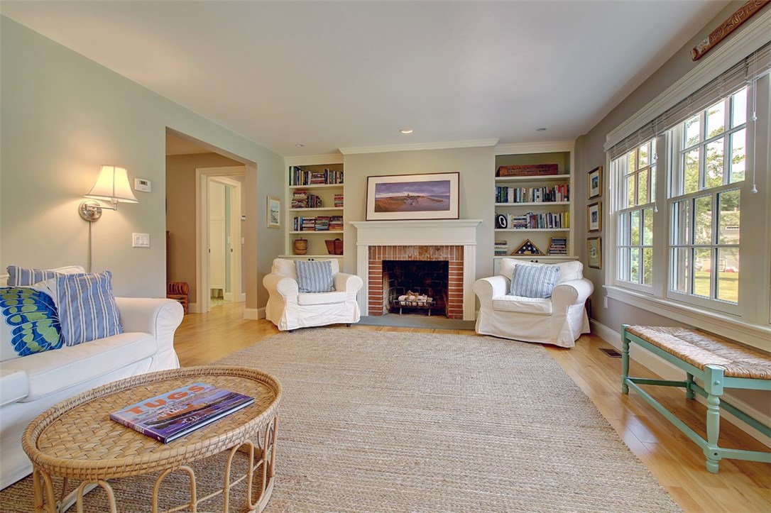 60 Touisset Road Warren, RI 02885 - Photo 13 of 35 Gallery Image 13