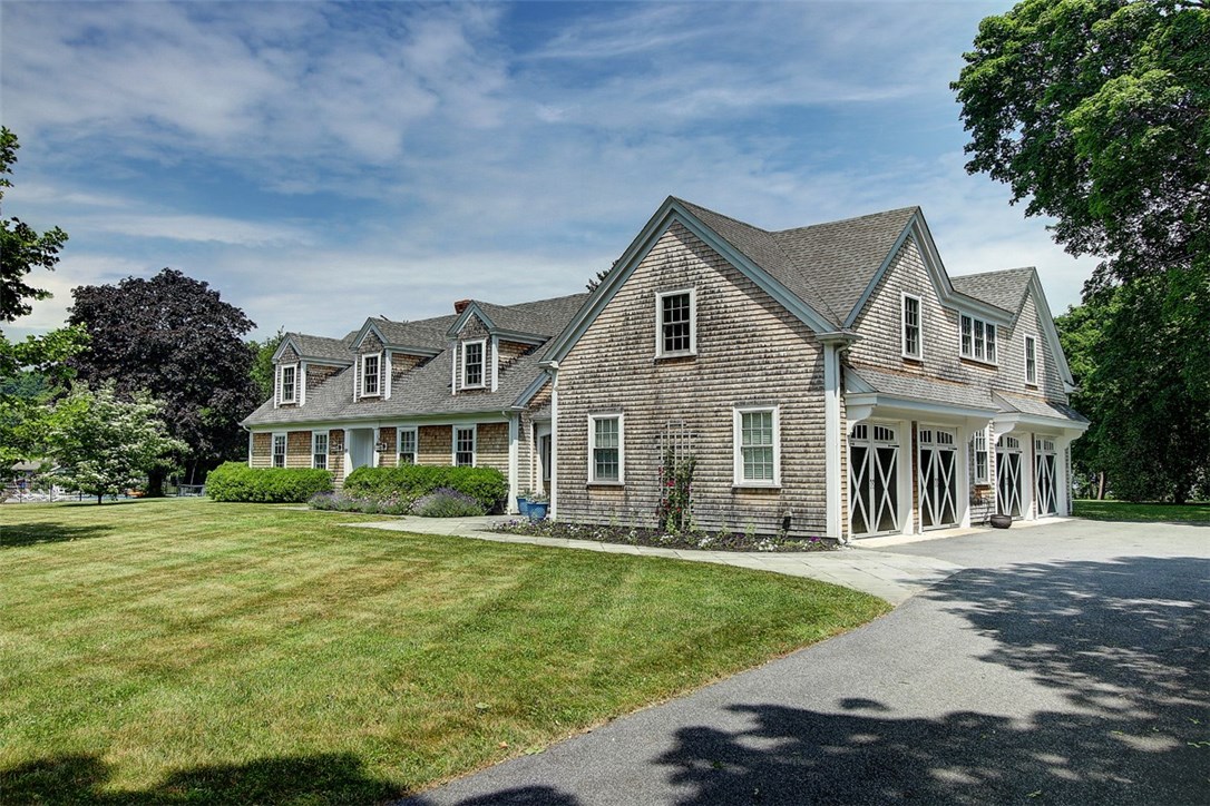 60 Touisset Road Warren, RI 02885 - Photo 3 of 35 Gallery Image 3