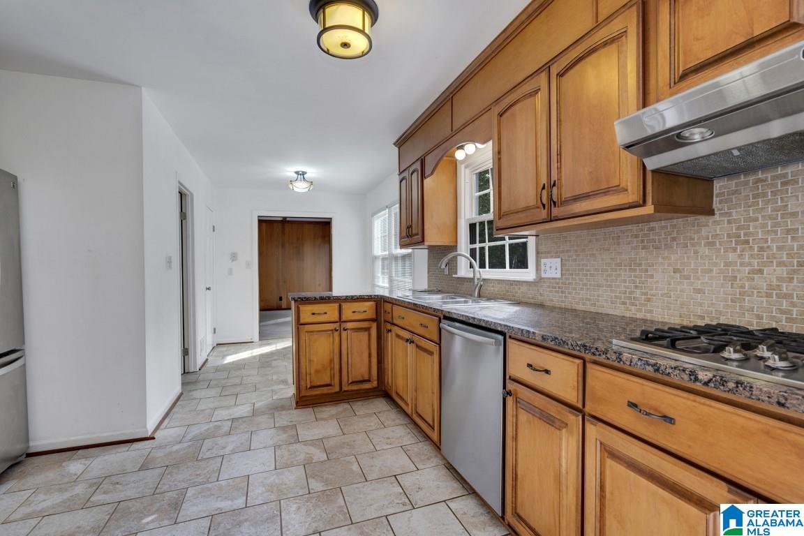 2937 Green Valley Road Birmingham, AL 35243 - Photo 8 of 34