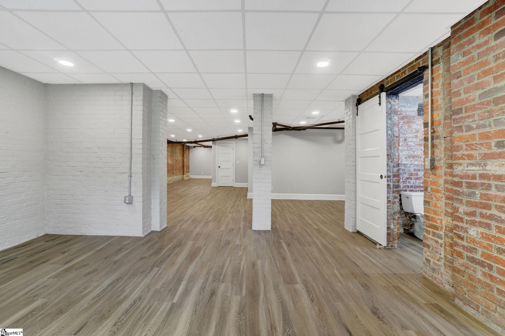 240 West Faris Road Greenville, SC 29605 - Photo 27 of 36 Gallery Image 27