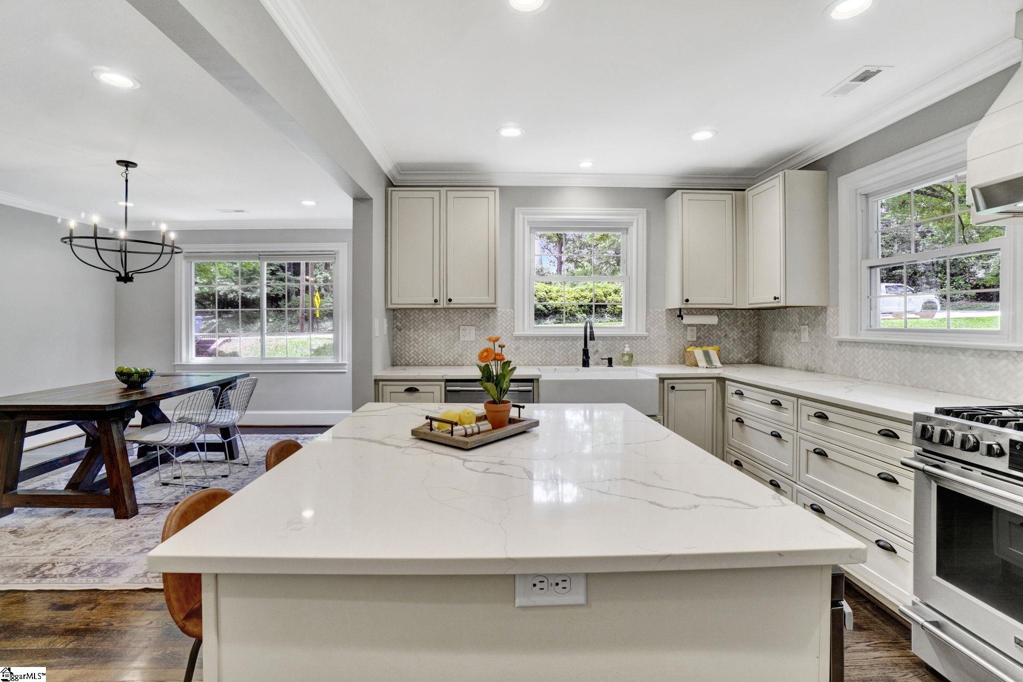 240 West Faris Road Greenville, SC 29605 - Photo 8 of 36 Gallery Image 8