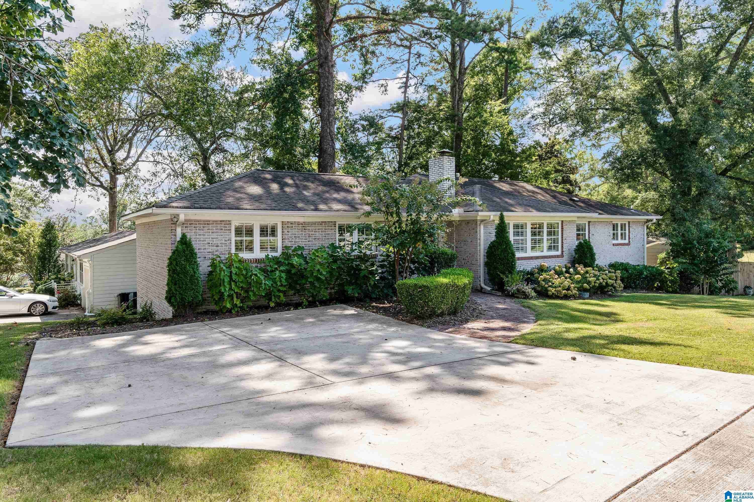 2025 Hickory Road Vestavia Hills, AL 35216 - Photo 2 of 57 Gallery Image 2