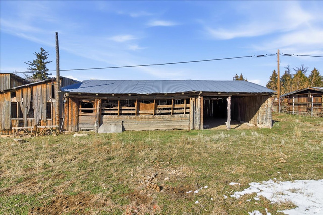 217 East 400 South Spring City, UT 84662 - Photo 49 of 71 View of outdoor structure featuring an exterior structure