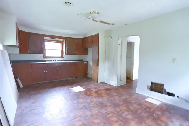 $149,900 | 801 Academy Street, Elroy, WI 53929