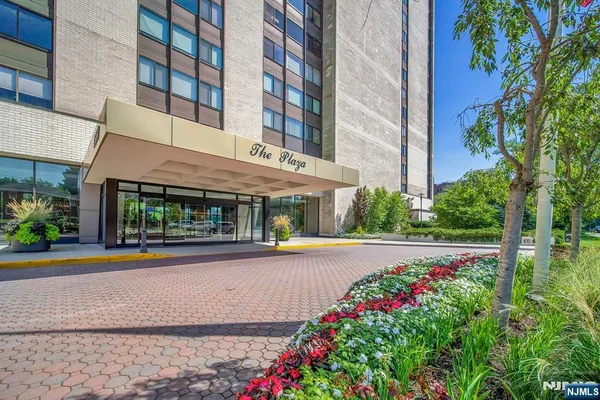 $1,200,000 | 1500 Palisade Avenue, Unit 14F, Fort Lee, NJ 07024