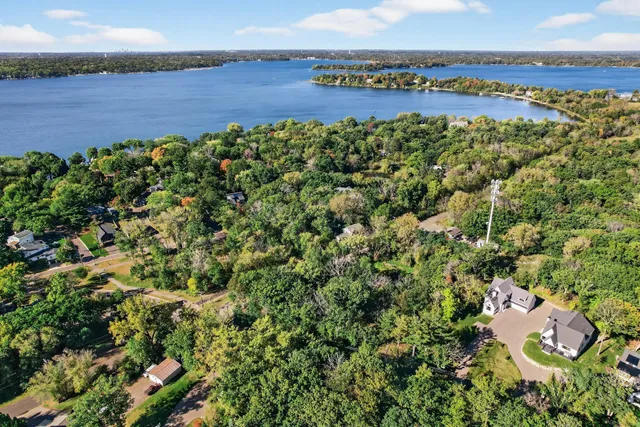 $599,900 | 1610 Briarwood Avenue, Mahtomedi, MN 55115