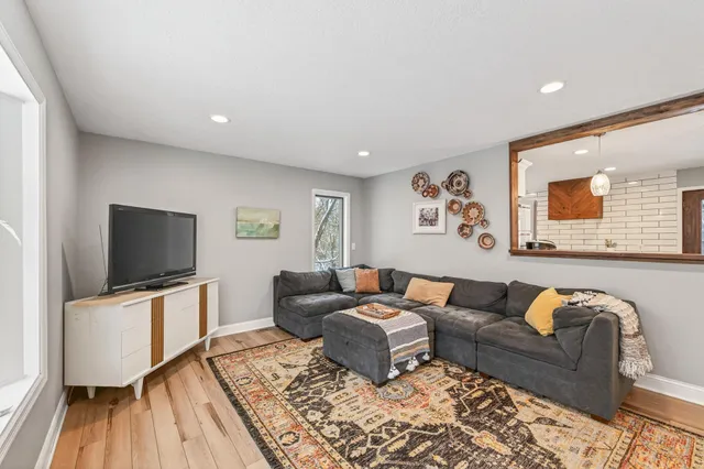 $599,900 | 1610 Briarwood Avenue, Mahtomedi, MN 55115