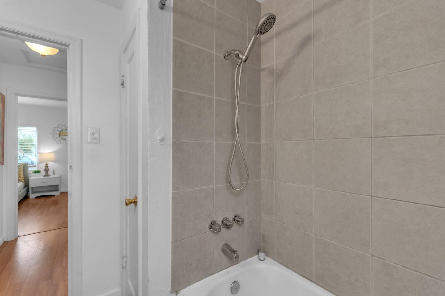 809 Modoc Street Vallejo, CA 94591 - Photo 20 of 31 a bathroom with a shower and toilet