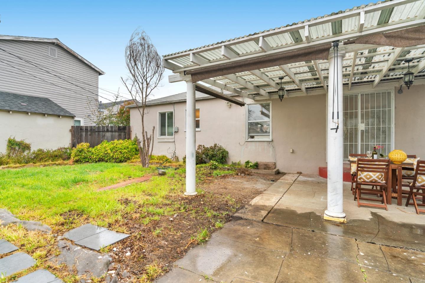 809 Modoc Street Vallejo, CA 94591 - Photo 24 of 31 a view of a house with backyard