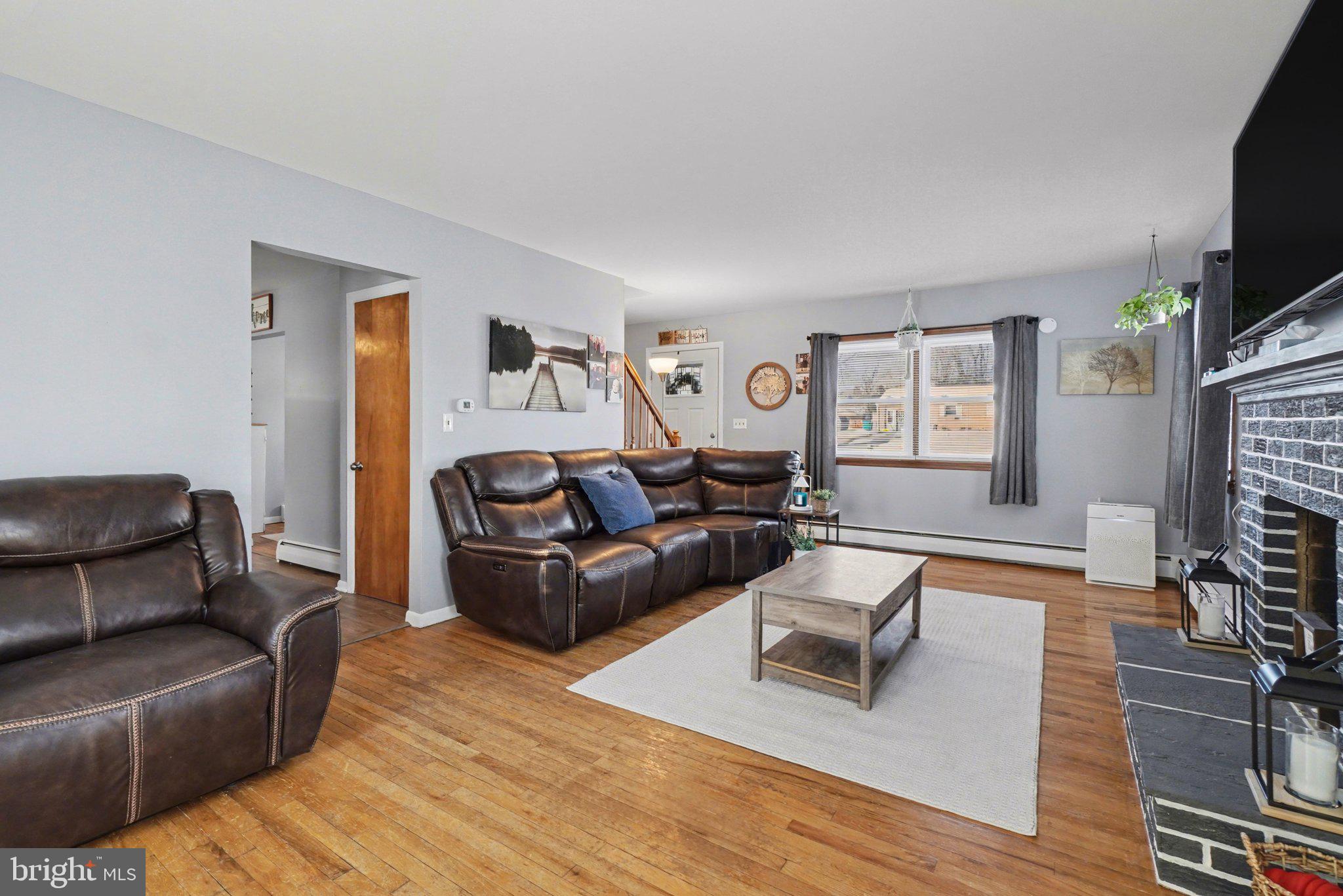 915 Forge Road Carlisle, PA 17015 - Photo 5 of 42