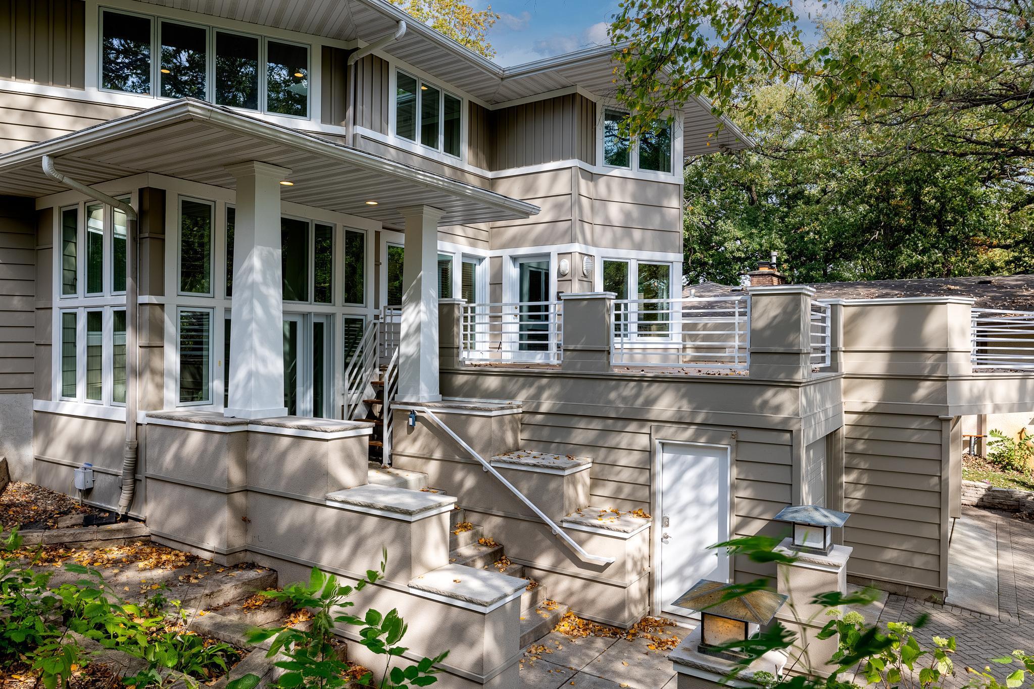 264 Peninsula Road Medicine Lake, MN 55441 - Photo 2 of 57