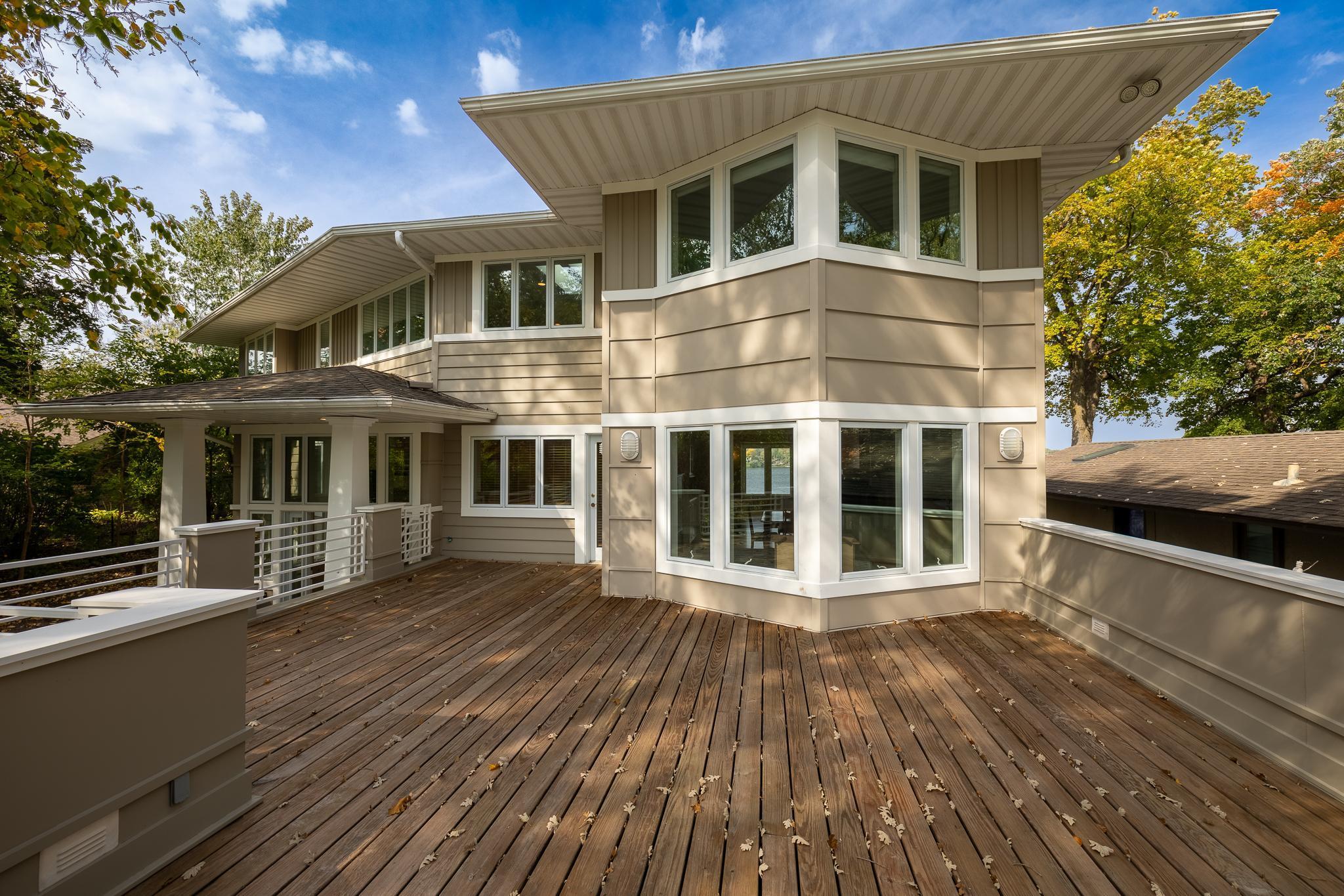 264 Peninsula Road Medicine Lake, MN 55441 - Photo 4 of 57