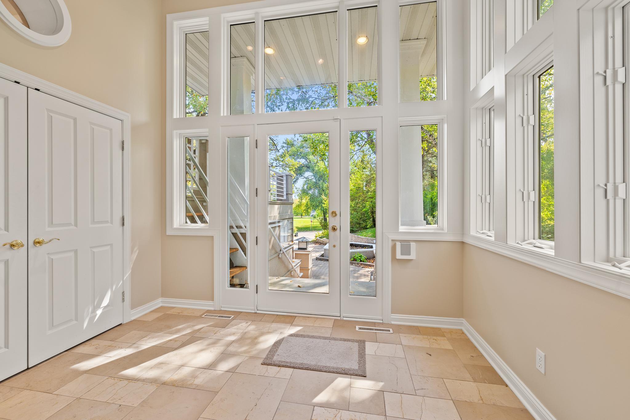 264 Peninsula Road Medicine Lake, MN 55441 - Photo 6 of 57