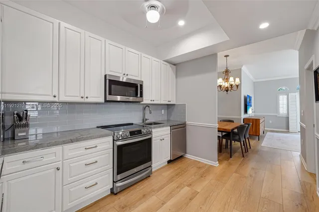 $619,000 | 2870 Pine Tree Drive, Unit 3, Miami Beach, FL 33140