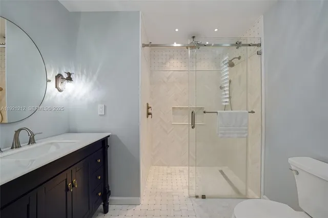 $619,000 | 2870 Pine Tree Drive, Unit 3, Miami Beach, FL 33140