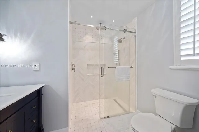 $619,000 | 2870 Pine Tree Drive, Unit 3, Miami Beach, FL 33140