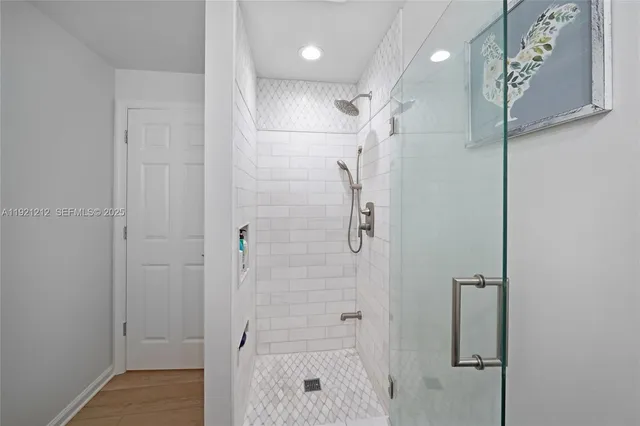 $619,000 | 2870 Pine Tree Drive, Unit 3, Miami Beach, FL 33140