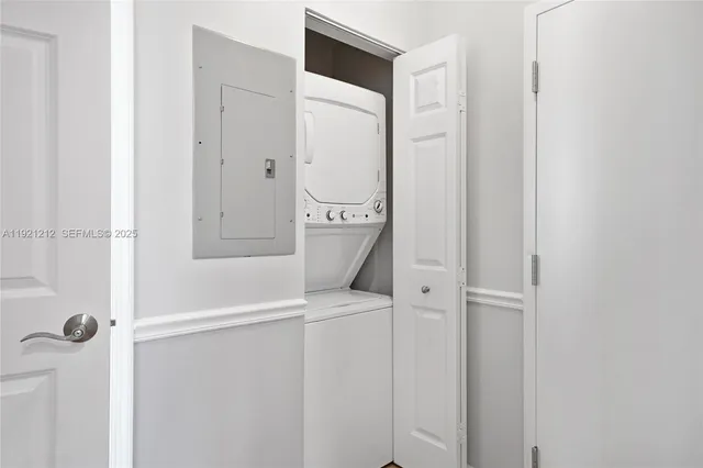 $619,000 | 2870 Pine Tree Drive, Unit 3, Miami Beach, FL 33140