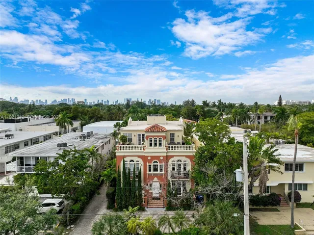 $619,000 | 2870 Pine Tree Drive, Unit 3, Miami Beach, FL 33140