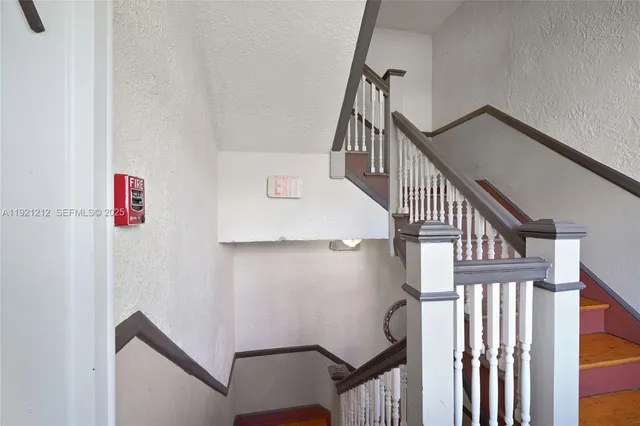 $619,000 | 2870 Pine Tree Drive, Unit 3, Miami Beach, FL 33140