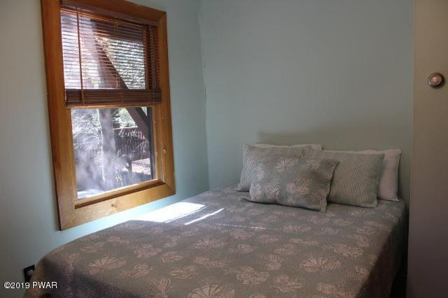 117 Lake Shore Road Paupack, PA 18451 - Photo 17 of 32 17 bedroom 3