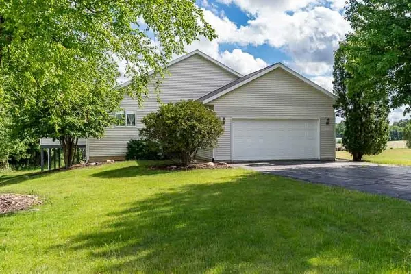 $339,000 | 186 Lake Summerset Road, Davis, IL 61019