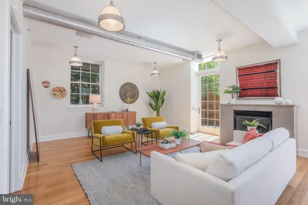 $979,900 | 215 I Street Northeast, Unit 105, Washington, DC 20002