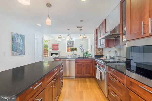 $979,900 | 215 I Street Northeast, Unit 105, Washington, DC 20002