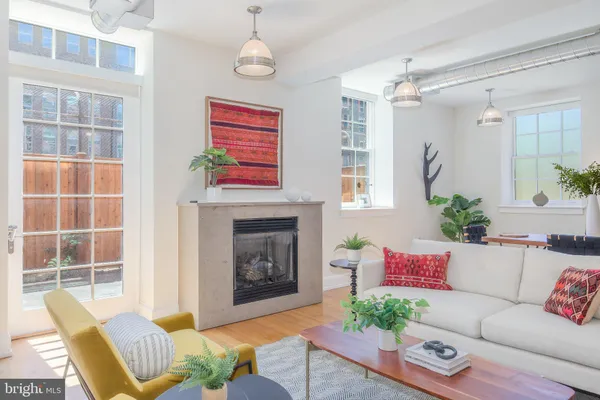 $979,900 | 215 I Street Northeast, Unit 105, Washington, DC 20002