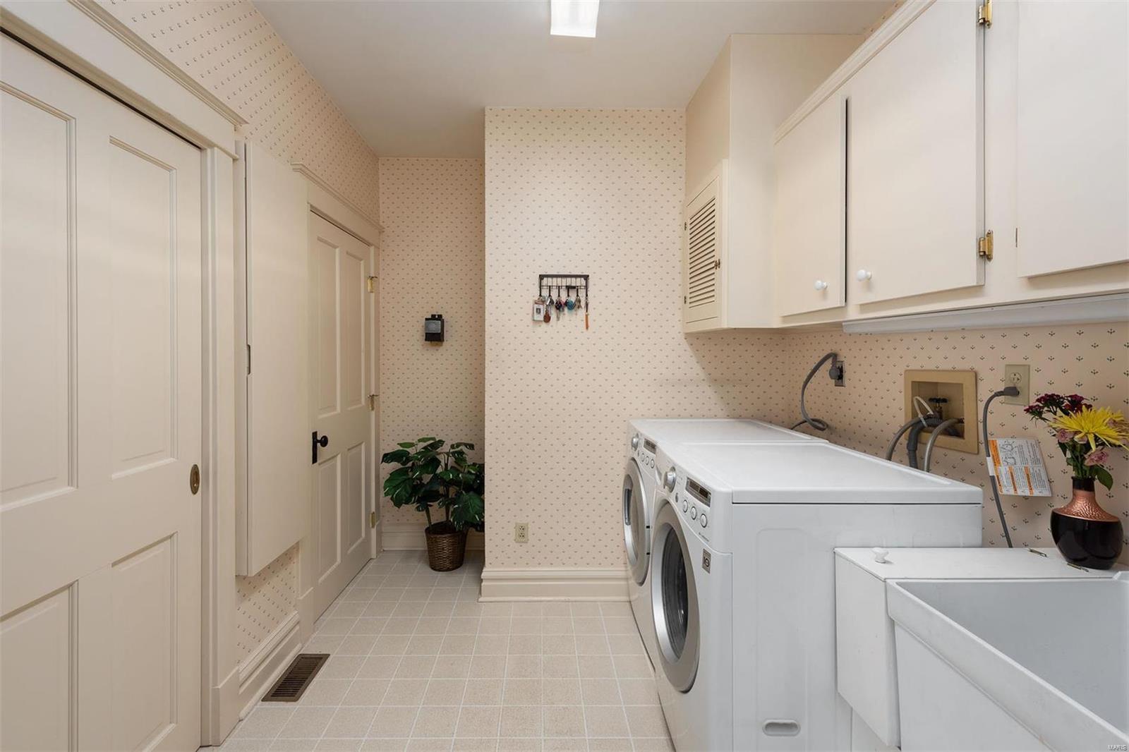 331 North Price Road St. Louis, MO 63124 - Photo 15 of 18 Gallery Image 15
