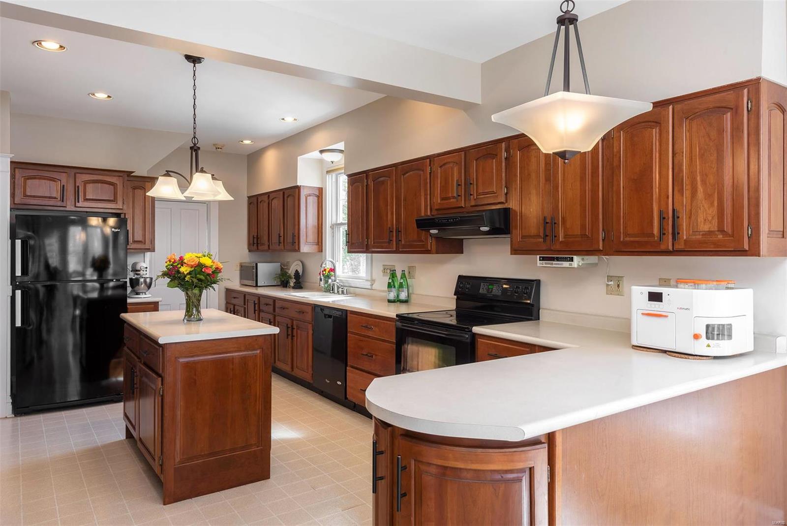 331 North Price Road St. Louis, MO 63124 - Photo 3 of 18 Gallery Image 3