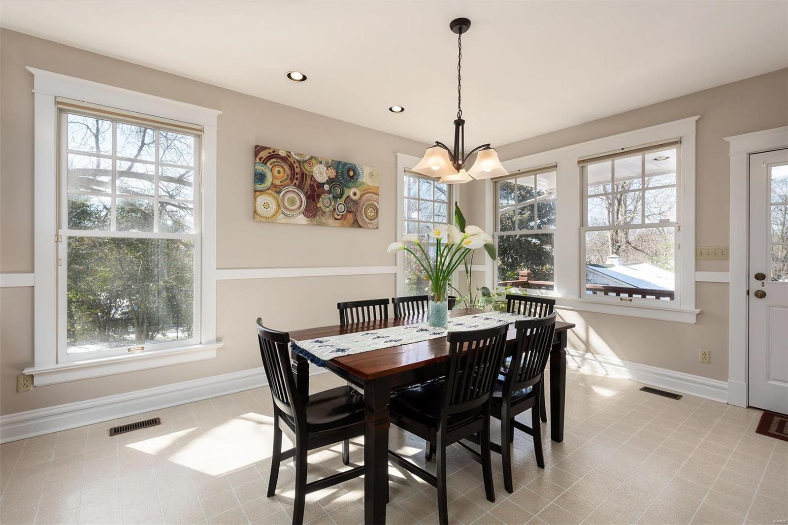 331 North Price Road St. Louis, MO 63124 - Photo 5 of 18 Gallery Image 5